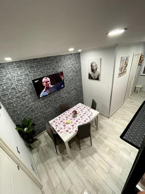 White House Spacca Napoli Luaran gambar