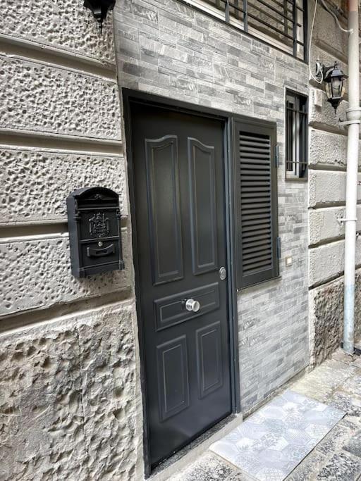 White House Spacca Napoli Luaran gambar