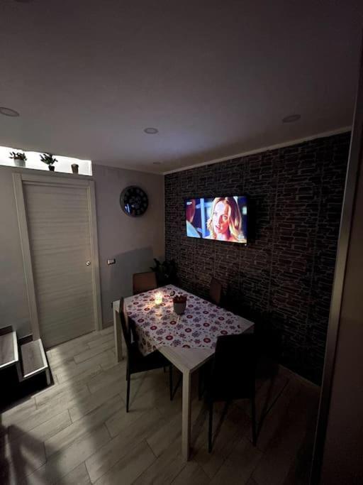 White House Spacca Napoli Luaran gambar